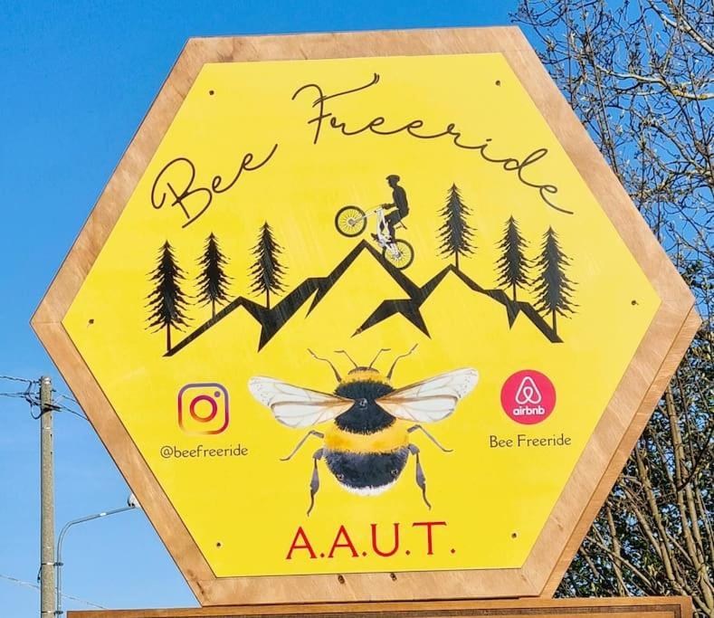 Ferienwohnung Bee Freeride Biker House Magliolo Exterior foto