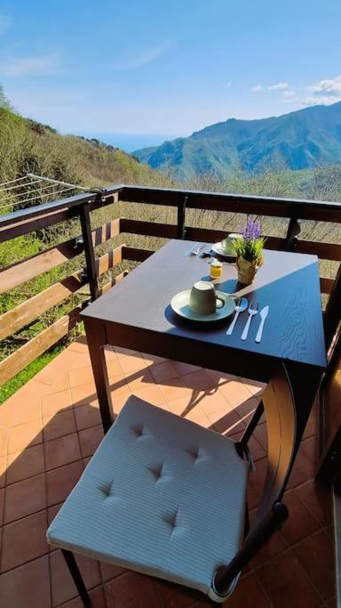 Ferienwohnung Bee Freeride Biker House Magliolo Exterior foto