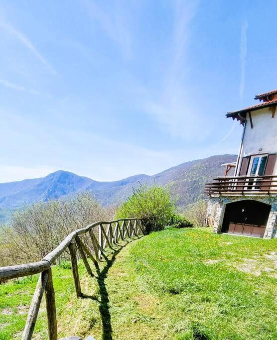 Ferienwohnung Bee Freeride Biker House Magliolo Exterior foto